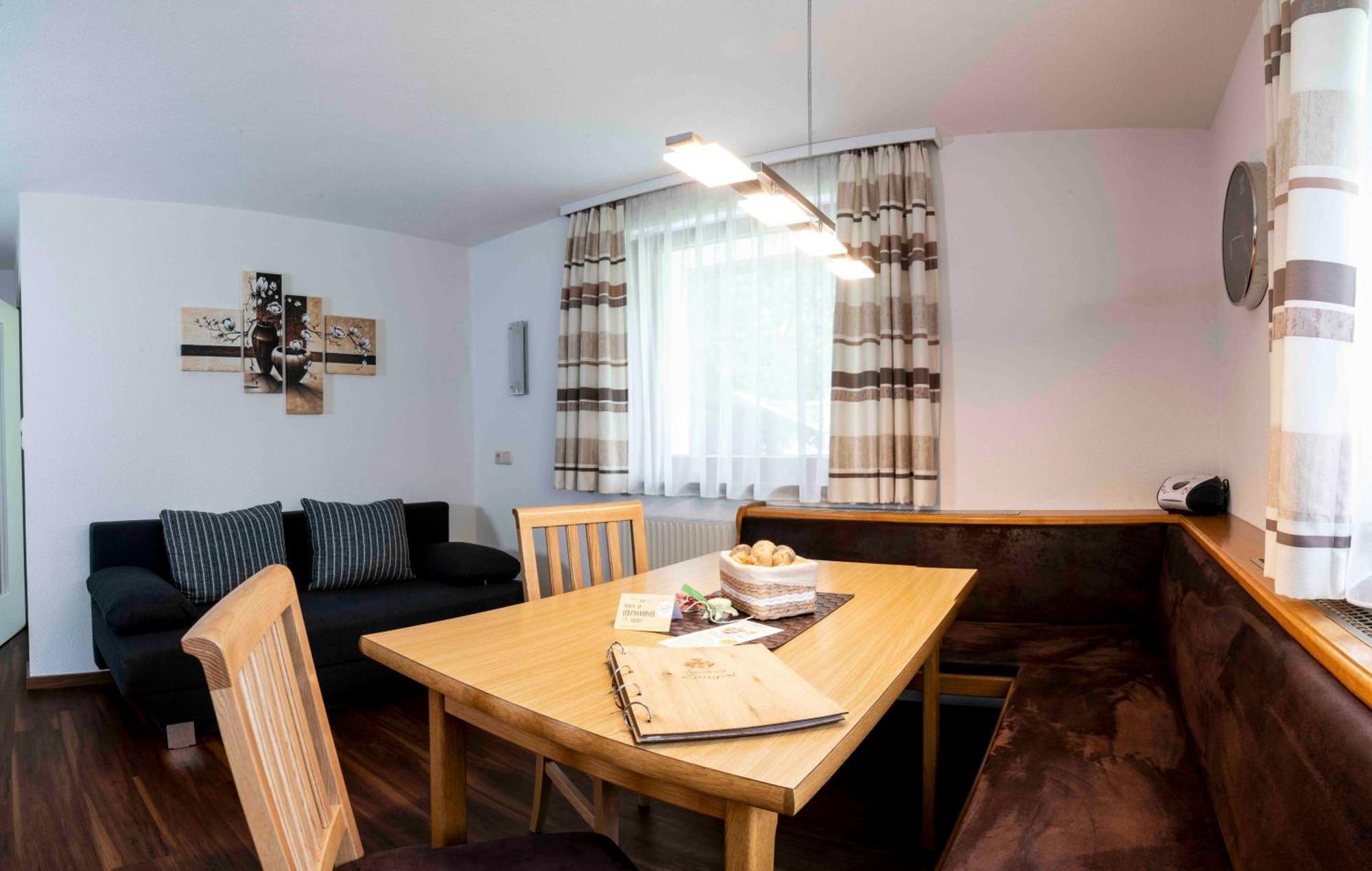 Landhaus Zangerl - Kobelerhof Landeck Habitación foto