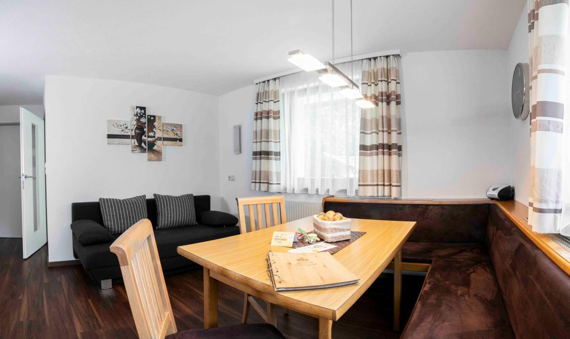 Landhaus Zangerl - Kobelerhof Landeck Habitación foto